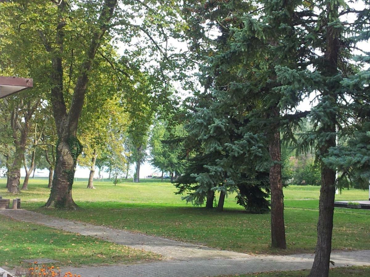 Anna Villa Balatonlelle Esterno foto
