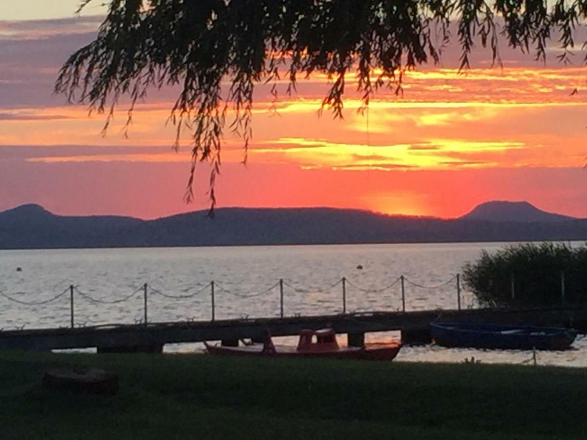 Anna Villa Balatonlelle Esterno foto
